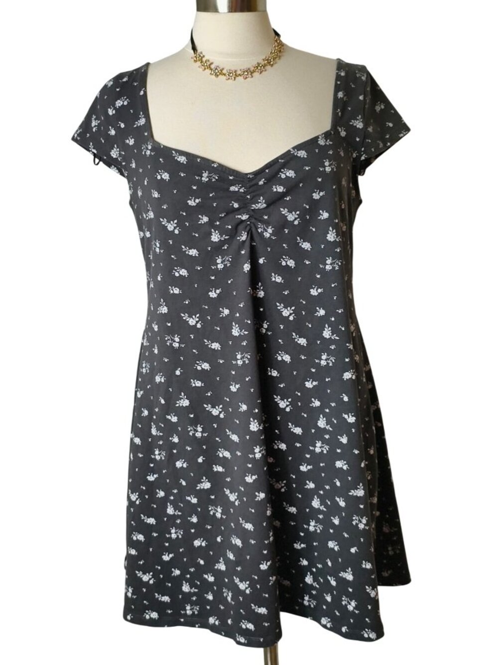 H&M | Dresses | Divided Hm Women Xl Jersey Dress Floral Cap Sleeves Ruched Casual Romantic Coqu